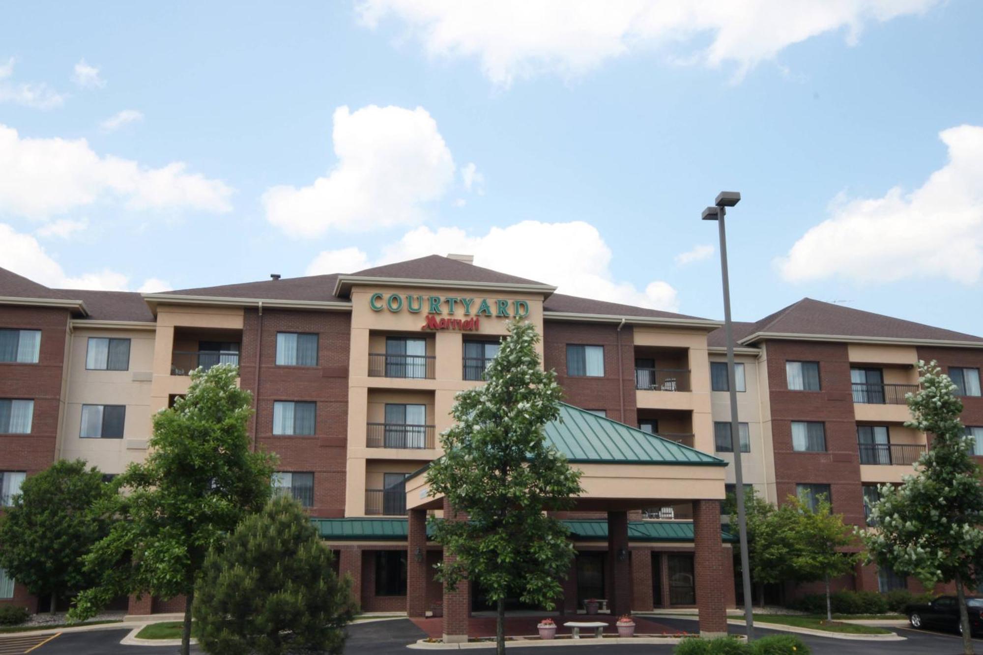 Courtyard Chicago Bloomingdale Hotel Exterior photo